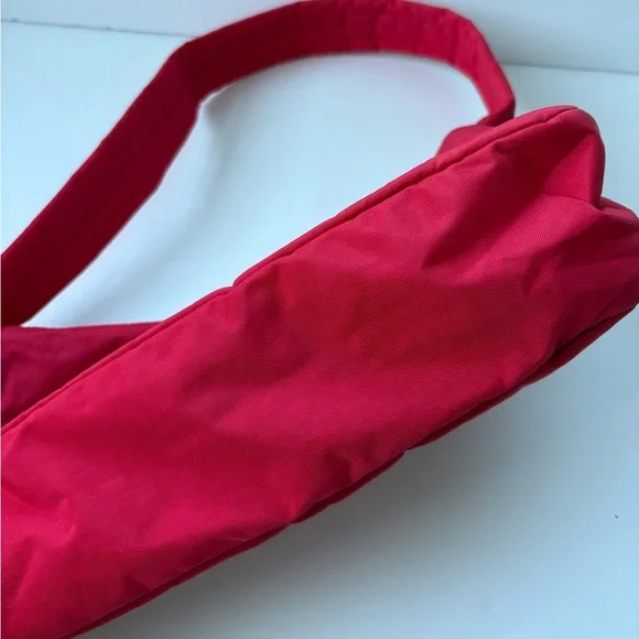 NWOT BAGGU Cargo Nylon Shoulder Bag- Candy Apple - Picture 4 of 10